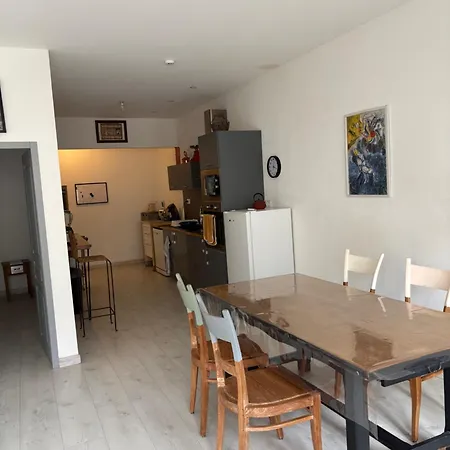 A Proche De Toutes Commodites Apartment