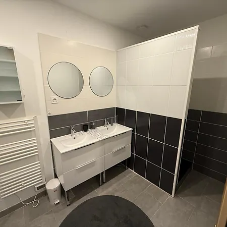 A Proche De Toutes Commodites Apartment Caromb