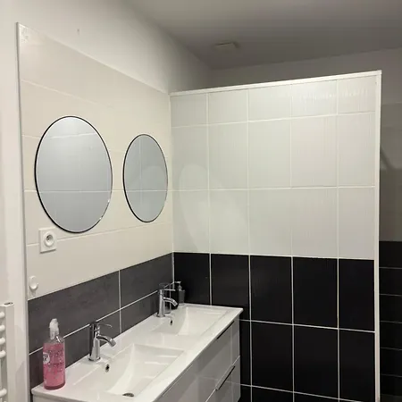A Proche De Toutes Commodites Apartment