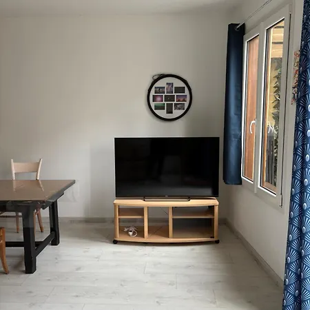 Apartment A Proche De Toutes Commodites Caromb