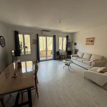 A Proche De Toutes Commodites Apartment Caromb
